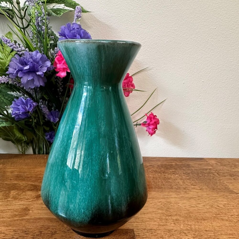 Blue Mountain Pottery Canada Green Drip‎ Glaze Vase Vintage Mid Century Decor